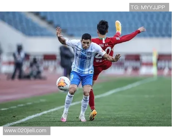 天津泰达足球队奋勇争先力争中超赛季佳绩展现球队新风貌